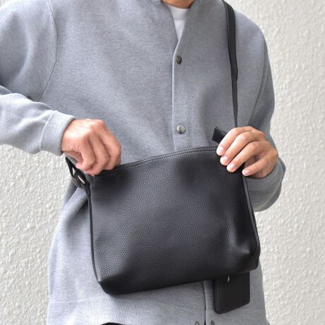 [^ԁF718400015]500mlybg{gAg̗ǂ傫̃V_[obOyfޓzyȂ₩ȃXvbgU[(v)gpBF̕ωGCWONÂ炢߁AꂪrIȒPȂ̂|CgłByfUCzVvȂfނ̏iON/OFFpfUC̃V_[obOB悢RpNgȃTCYAVvȃfUC͂ǂȕɂ킹₷Ao̍ۂɏd󂵂܂B500mlybg{gɂēTCYɎdグĂ܂Bɂ͏̎[ɕ֗ȓ|PbgtĂ܂Bt̃J[hP[XAw̉DLbVXςȂǂɁytJ[hP[X XybNڍ(cm)z12.5~8.5 d50gyӎzipׂɁAAeV^OEl[KmF̏Ap͂舵BBeɂ̓p\REX}[gtHȂǂ̉{ɂāAۂ̐FƈقȂČꍇ܂B@i̐F͏iP̂ŎBe摜QƂB摜̏i̓TvłB@ۂ̏iƎdlAHATCY኱قȂꍇ܂B