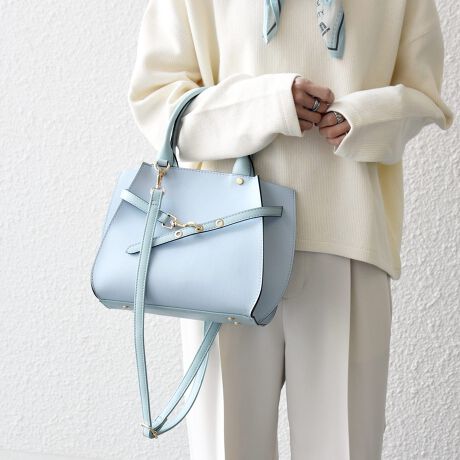 [^ԁF720000111]y26SSzVF́uCgO[vƁuCgu[voI POINT EV_[Xgbvttgؚ̉ȃxgiĂnhobOBO\ȃV_[Xgbvt2WAYdlŁAV[ɍ킹Ďg\BV}OlbgtŒgÂ炭AobN{̂Â炢т傤tȂ̂|CgJ[OƐꂽVGbgŁAşvXĂ܂B̏íACAGꓙŐF邱Ƃ܂BAnhti𖳗ɈȂŉBɃVi[AxW͂gpɂȂȂŉBOł̎Be摜́A̓ŐFقȂČꍇ܂Bi̐F́AX^WIł̏ڍ׉摜QƂBipׂɁAAeV^OEl[KmF̏Ap͂舵B摜̏i̓TvłBۂ̏iƎdlAHATCY኱قȂꍇ܂B