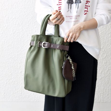 [^ԁF720000114]y25AWz POINT EA4TCY[\Eybg{g500ml[\tg̃obNxgANZgɂȂAg[gobOBxg̕ƍi邱ƂŁAВ̂悤Ȍ`ɂ\A4TCY闊TCYŁAig炨dV[܂ŕL􂵂Ă܂Bɂ̓t@Xi[tƃI[v^Cṽ|PbgāAg₷QBO|[``[tŁAD݂ɃAWł̂ꂵ|CgłBqt|[`TCYrF8.5cmF11cmdʁF40gih[R[h܁j̐\ɂ͖{̂̃TCYXybNLڂĂ܂BOł̎Be摜́A̓ŐFقȂČꍇ܂Bi̐F́AX^WIł̏ڍ׉摜QƂBipׂɁAAeV^OEl[KmF̏Ap͂舵B摜̏i̓TvłBۂ̏iƎdlAHATCY኱قȂꍇ܂B