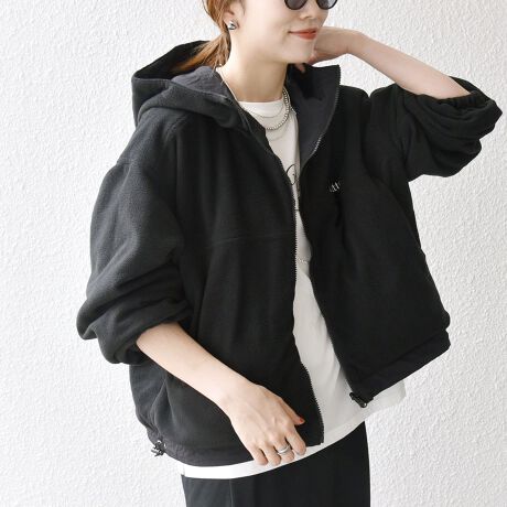 [^ԁF724000049]y25AWzG߂̕ςڂɕ֗ȃt[fB[u]oBX|[eBȈۂ̃iCfނƒĝ݂{Afނ̃o[VudlBRpNgȒŃJWAA炵Ȃ܂BC̃AE^[ƂĂ͂Aڂ̃R[g̉ɃC[ĥ߁B2wayŃR[fBl[g̕LAOV[Y􂷂ꖇłB-------------------------------------ň݁FԐLkFF򊴁FLiiĈ݁j􂢁F-------------------------------------yLa Huttezi bgjLa Hutte1922 NHubert Verley ɂđnꂽ{[CXJEggDRłB1930 N܂ł̓pɖ{X\{[CXJEg̃jtH[Ȃǂ̔Ă܂BXɃLvpieg̐̔֎Ƃg債A1948 Nɂ̓tX60 X܂ALa Hutte}[N̓i̔Ă܂BtX̃{[CXJEgAEghAɑ傫ȉe^݂ƂāAmĂuĥЂƂƂȂĂ܂BTCg̃J[\LƏi^ÕJ[قȂꍇ܂B܂B̏íAi܂͏Ɩj𒷎Ԏ󂯂܂ƕϐF̋ꂪ܂̂ŁA䒅pyѕۊǂ̍ۂɂ́A䒍ӂB̑fނ͖CiɎԂł̖CjAJȂǂłʂꂽ͑̈ߗɐFڂ邱Ƃ܂BӂBOł̎Be摜́A̓ŐFقȂČꍇ܂Bi̐F́AX^WIł̏ڍ׉摜QƂBipׂɁAAeV^OEl[KmF̏Ap͂舵B摜̏i̓TvłBۂ̏iƎdlAHATCY኱قȂꍇ܂B