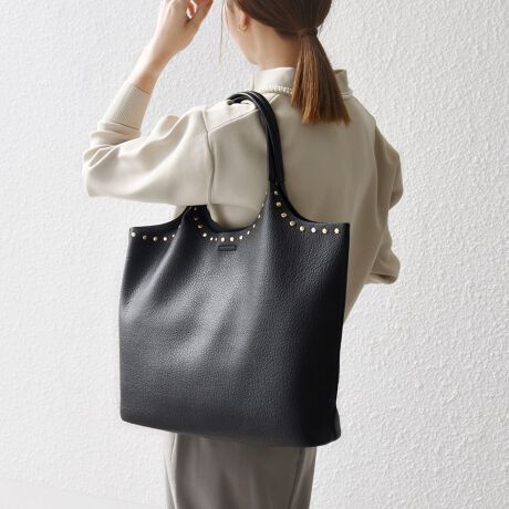 [^ԁF720000119]y25AWzD]ĂobOɁAVFuuEvoIEA4TCY[\Eybg{g500ml[\E|Pbg~1A4TCY܂AN[Ȉۂ̃g[gobOB{̂̊J̓}OlbgdlŒgɂSBVɂ͂肰ȂX^bY炢AVvȒɒ悢ANZgvX܂BO\ȃV_[XgbvtCi[obOZbgɂȂĂAggʋ΂܂ŕL􂷂ACełBqt|[`TCYrF29.0cmF19.3cm}`F9.5cmV_[: 71.5cm`129cmdʁF210giV_[Xgbv܂ށj̐\ɂ͖{̂̃TCYXybNLڂĂ܂BY󋵂ɂX܂ɂĔ̔ꍇ܂B̏íACAGꓙŐF邱Ƃ܂BAnhti𖳗ɈȂŉBɃVi[AxW͂gpɂȂȂŉB݂̐FZpł́ARyяƖɂAʏ̎gpł኱̕ϑސF͔܂BBJ⊾ȂǂɂGꂽԂł̎gp͐FFڍšƂȂꍇ܂̂ŁA\ӂByуAC͂Bt@Xi[AzbNA{^AAXgbvAxgAobNAO̕tíAgBgpꂽꍇA͋ɓx̕Sꍇ́Atiyѐijꍇ܂̂ŁA舵ɂ͂ӂB̐íAՌ̍ۂ̓e̕ی͏o܂Bɐ@AMAꕨ̔j₷e̕یɂ͓KĂ܂̂łgp̍ۂ͂ӉB܂AedAsȕ̏ꍇ́Aʏ̎gpłij鋰ꂪ܂̂łӉBOł̎Be摜́A̓ŐFقȂČꍇ܂Bi̐F́AX^WIł̏ڍ׉摜QƂBipׂɁAAeV^OEl[KmF̏Ap͂舵B摜̏i̓TvłBۂ̏iƎdlAHATCY኱قȂꍇ܂B