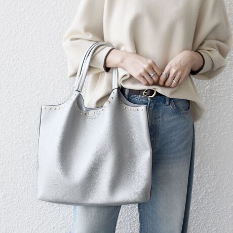 [^ԁF720000119]y25AWzD]ĂobOɁAVFuuEvoIEA4TCY[\Eybg{g500ml[\E|Pbg~1A4TCY܂AN[Ȉۂ̃g[gobOB{̂̊J̓}OlbgdlŒgɂSBVɂ͂肰ȂX^bY炢AVvȒɒ悢ANZgvX܂BO\ȃV_[XgbvtCi[obOZbgɂȂĂAggʋ΂܂ŕL􂷂ACełBqt|[`TCYrF29.0cmF19.3cm}`F9.5cmV_[: 71.5cm`129cmdʁF210giV_[Xgbv܂ށj̐\ɂ͖{̂̃TCYXybNLڂĂ܂BY󋵂ɂX܂ɂĔ̔ꍇ܂B̏íACAGꓙŐF邱Ƃ܂BAnhti𖳗ɈȂŉBɃVi[AxW͂gpɂȂȂŉB݂̐FZpł́ARyяƖɂAʏ̎gpł኱̕ϑސF͔܂BBJ⊾ȂǂɂGꂽԂł̎gp͐FFڍšƂȂꍇ܂̂ŁA\ӂByуAC͂Bt@Xi[AzbNA{^AAXgbvAxgAobNAO̕tíAgBgpꂽꍇA͋ɓx̕Sꍇ́Atiyѐijꍇ܂̂ŁA舵ɂ͂ӂB̐íAՌ̍ۂ̓e̕ی͏o܂Bɐ@AMAꕨ̔j₷e̕یɂ͓KĂ܂̂łgp̍ۂ͂ӉB܂AedAsȕ̏ꍇ́Aʏ̎gpłij鋰ꂪ܂̂łӉBOł̎Be摜́A̓ŐFقȂČꍇ܂Bi̐F́AX^WIł̏ڍ׉摜QƂBipׂɁAAeV^OEl[KmF̏Ap͂舵B摜̏i̓TvłBۂ̏iƎdlAHATCY኱قȂꍇ܂B