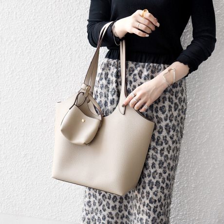 [^ԁF720000116]y25AWz POINT EA4TCY[\Eybg{g500ml[\obO{́ECi[obOE`[obO3_ZbgɂȂA֗ȃobOZbgBVvŎg₷Aʂ̎gł閜\ACełB{̂͌|₷߂̃nhŁAוg[gobOBCi[obO̓V_[Xgbvt΁A΂߂Ăoɂd󂷂dlłBɎO\ȃ`[obOtŁA̎[ɂd炨o܂ŁAV[ɍ킹ĒP̂łZbggł􂵂܂BqtCi[obOTCYr: 25cm: 18cm}`: 7.5cmV_[: 103cm`118cm:30cmd: 330gqt`[obOTCYr: 13.5cm: 10cm}`: 4cm:19cmd: 65g̐\ɂ͖{̂̃TCYXybNLڂĂ܂B݂̐FZpł́ARyяƖɂAʏ̎gpł኱̕ϑސF͔܂BBJ⊾ȂǂɂGꂽԂł̎gp͐FFڍšƂȂꍇ܂̂ŁA\ӂByуAC͂Bt@Xi[AzbNA{^AAXgbvAxgAobNAO̕tíAgBgpꂽꍇA͋ɓx̕Sꍇ́Atiyѐijꍇ܂̂ŁA舵ɂ͂ӂB̐íAՌ̍ۂ̓e̕ی͏o܂Bɐ@AMAꕨ̔j₷e̕یɂ͓KĂ܂̂łgp̍ۂ͂ӉB܂AedAsȕ̏ꍇ́Aʏ̎gpłij鋰ꂪ܂̂łӉBOł̎Be摜́A̓ŐFقȂČꍇ܂Bi̐F́AX^WIł̏ڍ׉摜QƂBipׂɁAAeV^OEl[KmF̏Ap͂舵B摜̏i̓TvłBۂ̏iƎdlAHATCY኱قȂꍇ܂B