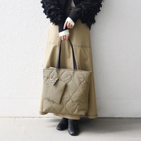 [^ԁF720900014]y25AWz POINT EA4TCY[\Eybg{g500ml[\E|Pbg~2At@Xi[t|Pbg~1LeBOfނɎO\ȃ|[``[fXNGAg[gBA4TCY܂TCYŁAfC[gו܂ő劈I߂̃nh͎񂰂ɂ|ɂgāAƎĂ̂|CgJ͈S̃t@Xi[dlŁAɂ̓t@Xi[t|PbgƃI[v|PbgzuBו萮łAg̗ǂ͂łBqt|[`TCYr: 16.5cm: 12.5cmd: 30gqt`[TCYrS: 11.5cmgbv: 6.5~7cmd: 20giJriEh[R[h܁j̐\ɂ͖{̂̃TCYXybNLڂĂ܂Bt̃`[̐F͌̍܂B\߂B݂̐FZpł́ARyяƖɂAʏ̎gpł኱̕ϑސF͔܂BBJ⊾ȂǂɂGꂽԂł̎gp͐FFڍšƂȂꍇ܂̂ŁA\ӂBt@Xi[AzbNA{^AAXgbvAxgAobNAO̕tíAgBgpꂽꍇA͋ɓx̕Sꍇ́Atyѐijꍇ܂̂ŁA舵ɂ͂ӂB̐íAՌ̍ۂ̓e̕ی͏o܂Bɐ@BAMAꕨ̔j₷e̕یɂ͓KĂ܂̂ŁAgp̍ۂ͂ӂB܂͓edAsȕ̏ꍇ́Aʏ̎gpłij鋰ꂪ܂̂łӂBOł̎Be摜́A̓ŐFقȂČꍇ܂Bi̐F́AX^WIł̏ڍ׉摜QƂBipׂɁAAeV^OEl[KmF̏Ap͂舵B摜̏i̓TvłBۂ̏iƎdlAHATCY኱قȂꍇ܂B