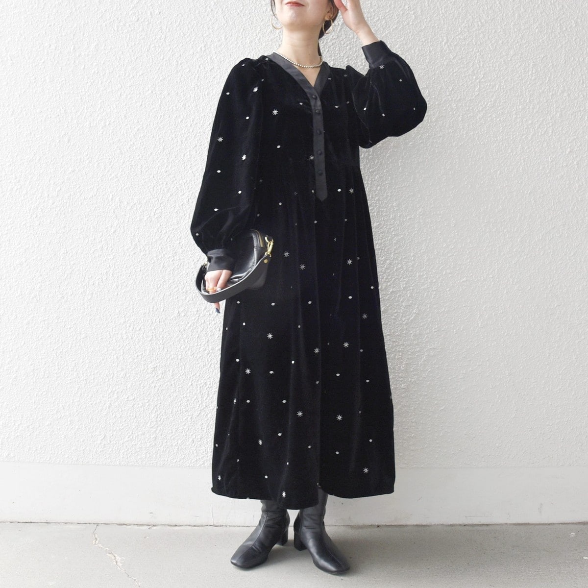 SHIPS any:〈手洗い可能〉ポリエステル ベロア 刺繍 タック フレア