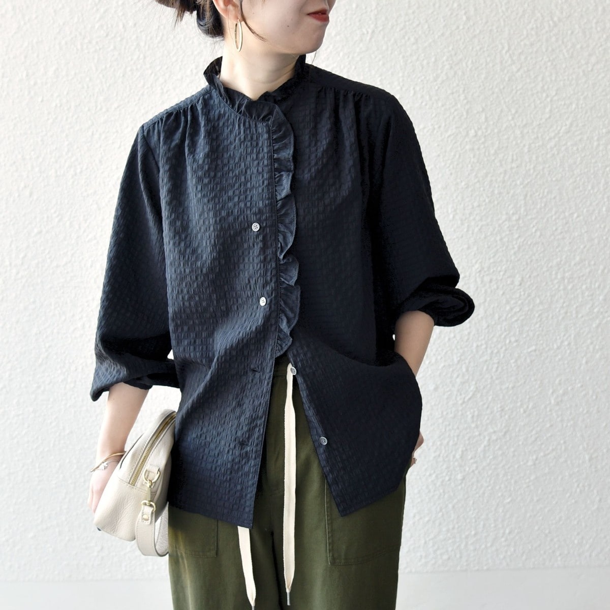 SHIPS any:〈洗濯機可能〉シアー シャーリング プチフリル ペプラム