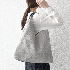 《予約》SHIPS any: A4 Vカット バイカラー トート バッグ