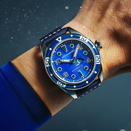 [^:SP-5168-01]gmFhlbV[AĂсBXsjJ[́ApXRbgh甭M鎞vDƌEFuTCgAScottish WatchesiXReBbVEHb`CYjƑ3eƂȂR{[V܂B2024N10ɔÓuXReBbVEHb`BY lbV[~ebh GfBVvɑÂтAnɁghlbV[e[}B蓮lbV[␅ʂ̂悤ȃ_CƂVȕ\ŁA`ImF̗Y傳яオ܂BȂ点A傫ȑ̂ΖʂɌ̐BłvVITEXv킹関mFiUMAjElbV[̎pA5ʒuɂC_Cɕ`܂B̈ۓIȃVGbg`fBXN60b1]AlX΂v킹_C̒ŋ̂h邪܂BpBOXpӁB`̖JAlbV[𑨂̏Ռʐ^Oɕ`܂BUVCgAÈł̂Ȃŗh߂lbV[̋̂̌Ζʂv킹_Cł\ł܂B胂fł邱ƂVAio[B650{Bۏ؏ɂĕۏ؏͂グؖƍĕۊǂĂ܂悤肢܂BC̍ۂ́Aۏ؏Ƃグؖ킹ĂoB