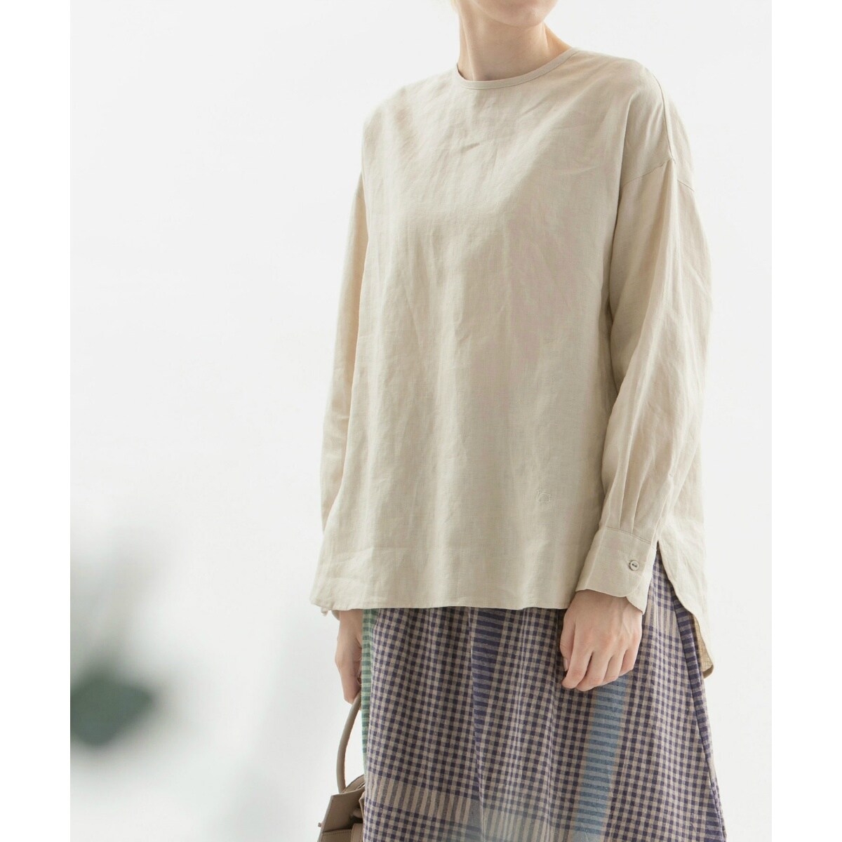 アーバンリサーチドアーズ リネンフレンチノーカラープルオーバー アーバンリサーチドアーズ リネンフレンチノーカラープルオーバー