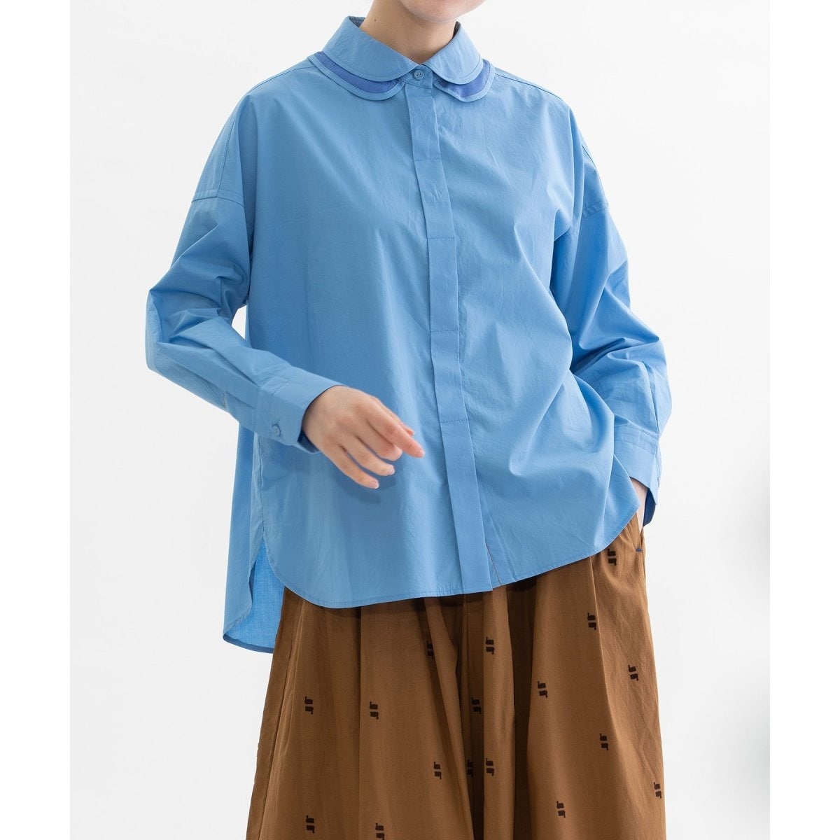 タイプライター刺繍スモールカラーシャツ | ノップドゥノッド(nop de