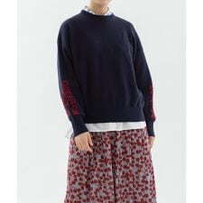 袖ロゴオーバーサイズスエット風ニット