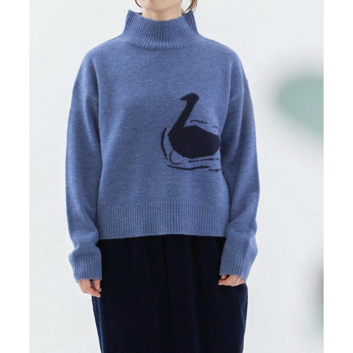 ノップドゥノッド（nop de nod）/スワンインターシャハイネックセーター スワンインターシャハイネックセーター | ノップドゥノッド(nop de nod