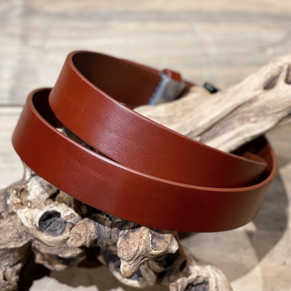 オイルレザー 1枚革 ベルト / 35mm幅 / BKバックル / 牛革 | WH1953