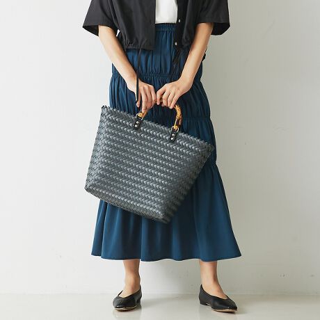 [^ԁF72509061000]yyDesignztĂ̂oɂ҂A4TCY傫߃g[gBou[nhACełBR[f̃|CgɂȂȂAeʂŃhCu⃌W[Ȃǂɂ߂łBymaterialzVRfނł͂Ȃ̂ŐGɂSBɌy悢Ȃ₩܂BiJ[:ubN̓`R[O[̂悤ȐFłBjyStylingzs[XȂǁAVvȃR[fɑQBẴJWAȃX^COɂ悢fB[vXo܂B@