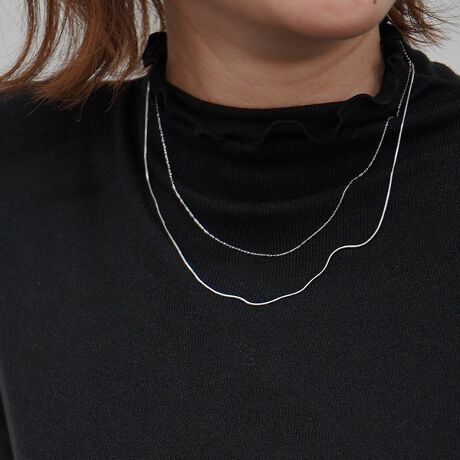 [^ԁF72529460012]yDesignz2{̑̈Ⴄ`F[킹A@ׂ̂ЂlbNXB悢`F[̒őfɂf܂B̏ォ獇킹ďH~ɂ劈B莝̃lbNXƏd˕tɂ߂łBymaterialzKɂAɂɋT[WJXeXBiT[WJXeX͒AM[łASĂ̕ɓK̂ł͂܂Bj