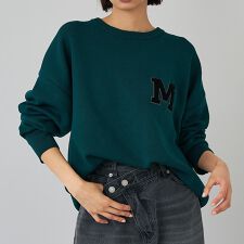 スウェットライク刺繍ニット