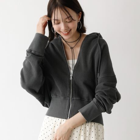 [^ԁF72529021000]yDesignz sOg_C̃XEFbgn{ȃV[gWbvp[J[ɁBg͂Ƃ肪AV[gȂ烊bNX͏߂ŁAՂƂ܂tHS܂BBe[WCNȕőlJWAɂ҂̃ACeByFabriczRbg100̏_炩̐ngpBsOgHĂ܂̂Ŏ኱̐F̍܂ByStylingzCh{gƂ̑QBYCNȃR[fAXJ[gŃtF~jɎdグĂWPbg̃CɓꂽAWbvߐ؂ăgbvXƂĂ~̊ԑ劈􂵂܂B