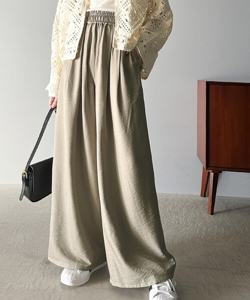 ungrid 大人気ネット完売品 チュールドッキングタックパンツ　25A/W Ungrid パンツ チュールドッキングタックパンツ レディース