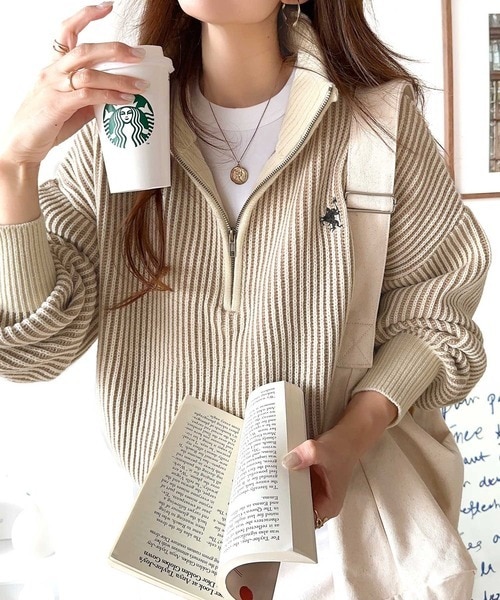 大切な人へのギフト探し お洒落な配色でワンランク上の秋冬コーデ。胸刺繍バイカラー トップス