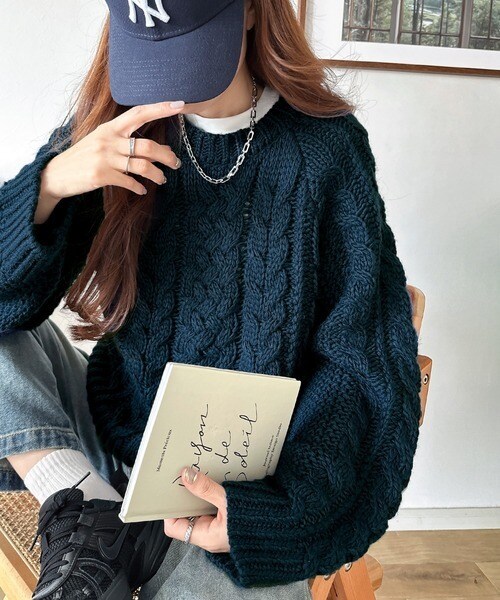 mily bilet】上品に華やぐ一枚。襟刺繍柄編みビッグ襟ニット