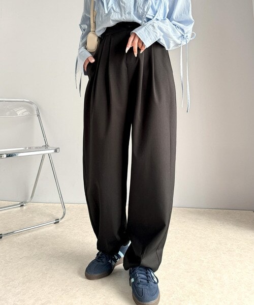 美脚すっきり見え！２タックカーヴィテーパードスラックスパンツ