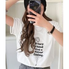 上品さが魅力。フラワープリントグラフィック刺繍Tシャツ（半袖）