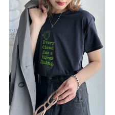 上品さが魅力。フラワープリントグラフィック刺繍Tシャツ（半袖）