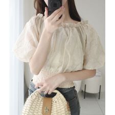 【mily bilet】さらなる魅力をプラス。オフショル2WAY花柄コード刺繍バックリボンブラウス