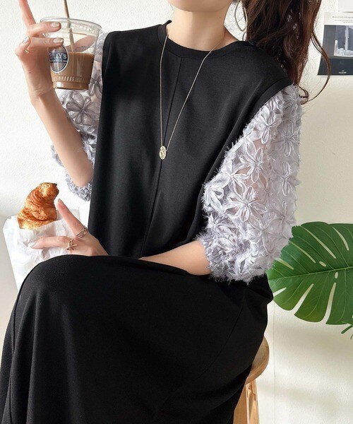 1枚で完成する大人の抜け感ワンピ♪袖花柄チュールドッキング