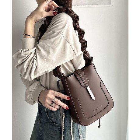 [^:CE1179063]uX^CςA2waytFCNU[obOv2wayV_[obÓAh[XnhŃX^CRɕς܂B_炩ȃEhtHƌl킢ۂ^A|Pbg[BgɂLCڃX^CAFXȃR[fBl[gy߂ACełBpointE2waydlEh[XnhEnh߉\detail̃obÓA2wayV_[ƂĂnhobOƂĂg֗ȃACełBh[XnhL΂ƂŃX^CbVȃV_[obOɁAキƂ邱Ƃł킢炵nhobOɕϐg܂B_炩Ȉۂ̃EhtHɌANZgƂȂAl킢ۂoB|Pbg2A1̓t@Xi[tŏ̐SłBfabricccccccccF18.5cmF22cm}`F7cmV_[F`110cm|PbgF|Pbg2i1̓t@Xi[tj@F@ccccccccڂ@͏i^OQƂBcoordinateVvȂlۂiŉ炵obOȂ̂ŁAǂȃX^Cɂ킹₷DGACeAC{[́AlCr[̃P[ujbgƍ킹ăJWAłȂiȈۂɁtF~jȃs[Xɍ킹ăVvȃR[fBl[g̃ANZgɁIXEFbgƍ킹ăbNXX^CBubN̓{[̂jbgƍ킹Ă悳cAĝ݂X^CɁIuE̓_[Wfjƍ킹ăgĥR[fBl[gɁBǂȃX^COł}b`ăR[fiグ܂ISNSVACe₨ȃZ[𖈓zMR[f̂Qlɂ...y Instagramz@classicalelf_officialy TikTokz@classicalelf_official̃j^[ɂA摜̐FƑقȂꍇ܂B