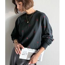 クラシカルエルフ(Classical Elf)の【25AW新作】《JaVaコラボ》さりげなく“可愛い”。袖ネーム付きミニハート総刺繍Tシャツ(長袖)