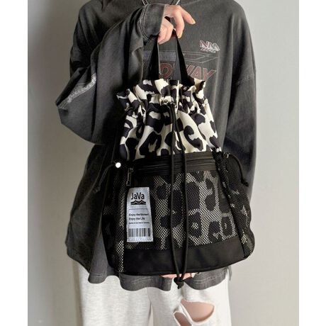 [^:JV1179064]bV~ВŔvXBl̂ȂꃊbNBeʂłȂghɂ킹TCYBV_[̈ʒuς邱ƂŃbNɂV_[obOɂϐgBV_[ɕό`ł邩A̓̋CR[fɍ킹Ċy߂܂BՂeʂŁAgɂsɂ劈􁝁pointEJavaR{@E2wayV_[EeʁEgh̃~jbN@ detaillJWAiグĂAJavaƂ̃R{fUCbNBڂ́AbVƃ|GXëّfރRrɁAВ^̃fBe[ZN炵fUCBh[R[h̍iɂāAtHӂƕωA܂ŃobO𒅑ւ悤ȊoŊy߂܂BV_[Xgbv̕tւŁAbÑV_[obO2WAYdlɁBX^CV[ɍ킹Ďς̂|Cgł߂̎́AƘrɊ|̂ɂ֗ŁAƂ܂Łcɂ􂵂܂BuhS悢ANZgɂȂāAVvȃR[fɂЂƂ̂ȂꊴYĂ܂BՂeʂȂ̂ŁAʋ΁EʊwEoEs܂ŁAV[YXɑΉR[f̔ACeƂāAy₩ɎĂiłBfabric@y₩ȃbVfނƃ|GXefށcccccccF40cmꕝF28cmF36cm}`F16cmF23cmcccccccccoordinateyʂ@\ȂɁAՂeʃ^CvȂ̂ŉו̑Sʊwʋ΂^E[XȂǂ̕igBBQOtFXȂǂ̃CxgAEghAANeBreBł􂵂܂I킹ACe͂sVcɃfjAXEFbgȂǂ̃JWAR[fɂ͂񁝃s[XXJ[gȂǂ̊Â߂ȃACeɂANZgƂč킹΃gĥR[fBl[g܂V[ɉʂȃX^Cy߂DGACełIyJava Brand Storyz`Enjoy the moment`Java/Wo̓ChlVÃW̊C̔ɃCXpCAatbgEFAuhłBX|[cAAhx`[AAEghAAtFXA^E[XȂǂV[z肵A₷AKɂ@\ƍt@bVBN␫ʂ𒴂jo[TfUC͂̂ЂƂłB̑厩RCAl̃Ahx`[yނׂĂ̐lɁBSNSVACe₨ȃZ[𖈓zMR[f̂Qlɂy Instagramz@classicalelf_officialy TikTokz@classicalelf_official̃j^[ɂA摜̐FƑقȂꍇ܂B