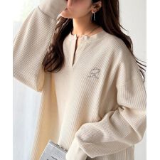 クラシカルエルフ(Classical Elf)の【2025AW新作】洒落感アップのこなれT。胸刺繍ワッフルオーバーサイズキーネックロンT（長袖）