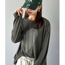 【mily bilet】 ハートが映える♪大人カジュアルMIX◎ハートグラフィック指穴ロングTシャツ