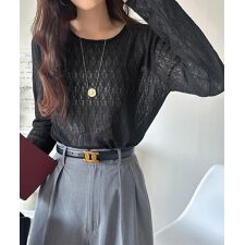 【2025AW新作】ほどよい透け感が大人上品。総柄シアーレーストップス(長袖)