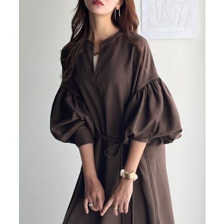 【2025AW新作】ぽわんとあざとく。ウエストリボン使い配色ステッチキーネックワンピース（長袖）