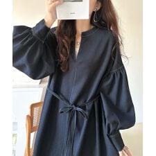 クラシカルエルフ(Classical Elf)の【2025AW新作】ぽわんとあざとく。ウエストリボン使い配色ステッチキーネックワンピース（長袖）