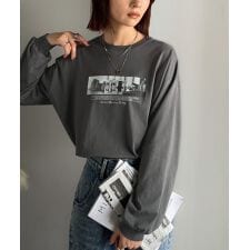 クラシカルエルフ(Classical Elf)の【25AW新作】レイヤードにも。モードな雰囲気で魅せる綿100％モノクロフォトプリントロンT（長袖）