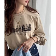 クラシカルエルフ(Classical Elf)の【25AW新作】レイヤードにも。モードな雰囲気で魅せる綿100％モノクロフォトプリントロンT（長袖）