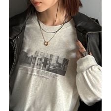 クラシカルエルフ(Classical Elf)の【25AW新作】レイヤードにも。モードな雰囲気で魅せる綿100％モノクロフォトプリントロンT（長袖）