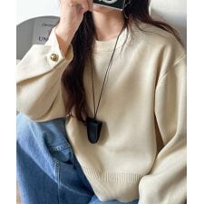 クラシカルエルフ(Classical Elf)の【2025AW新作】ゆったりなのに上品でキチンと見え。ミラノリブ袖先ゴールドボタンプルオーバー