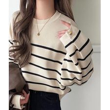 クラシカルエルフ(Classical Elf)の【2025AW新作】ゆったりなのに上品でキチンと見え。ミラノリブ袖先ゴールドボタンプルオーバー