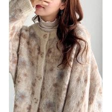 クラシカルエルフ(Classical Elf)の大人可愛いヴィンテージ調。モヘアタッチ前後2wayアンティークラグモチーフ柄ニットカーデ（長袖）