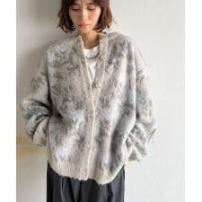 クラシカルエルフ(Classical Elf)の大人可愛いヴィンテージ調。モヘアタッチ前後2wayアンティークラグモチーフ柄ニットカーデ（長袖）