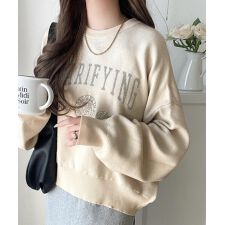 【2025AW新作】トレンド感たっぷりのエンブレムロゴ入りダブルジャガードニットプルオーバー