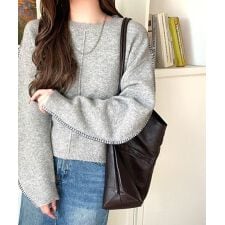 クラシカルエルフ(Classical Elf)の《JaVaジャバ コラボ》立体感スリーブ×配色ステッチ。バナナスリーブ配色ステッチニット