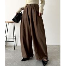 クラシカルエルフ(Classical Elf)の《JaVaジャバコラボ》カーブで魅せる。綿100％コットンツイルバレルレッグタックパンツ