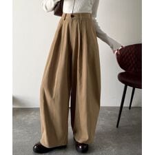 クラシカルエルフ(Classical Elf)の《JaVaジャバコラボ》カーブで魅せる。綿100％コットンツイルバレルレッグタックパンツ