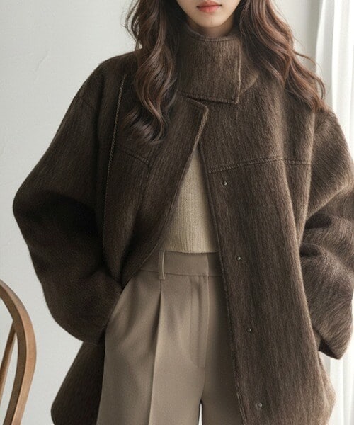 2025AW新作】ボリューム感と抜け感の絶妙バランス。コクーン襟付き