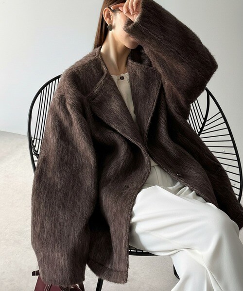 シャギーミドルコート リラックス感漂うゆったり大人シルエット。ムードをまとう。ミックス